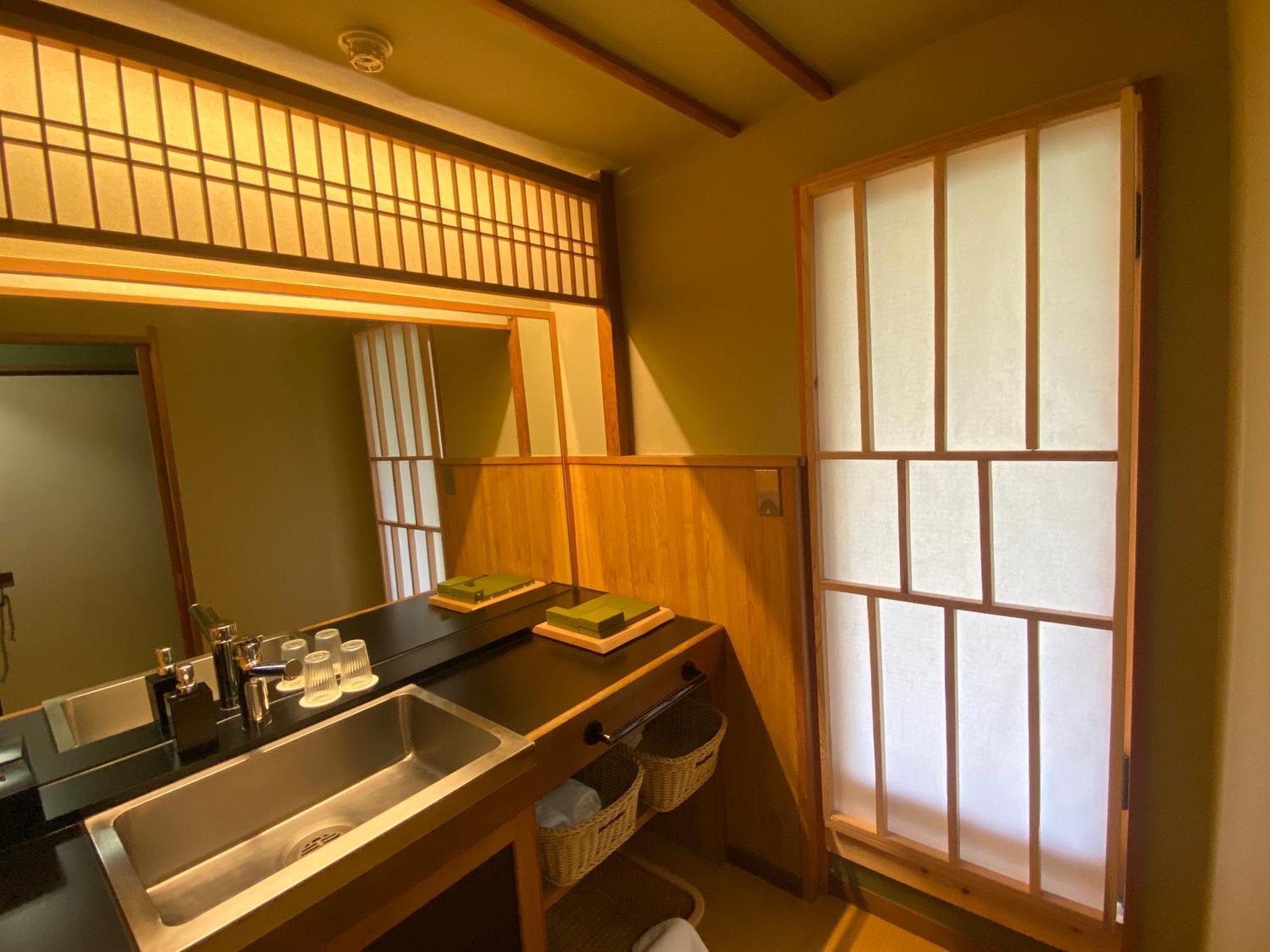 Wakamatsu Yugawarasekitei Hotel Bagian luar foto